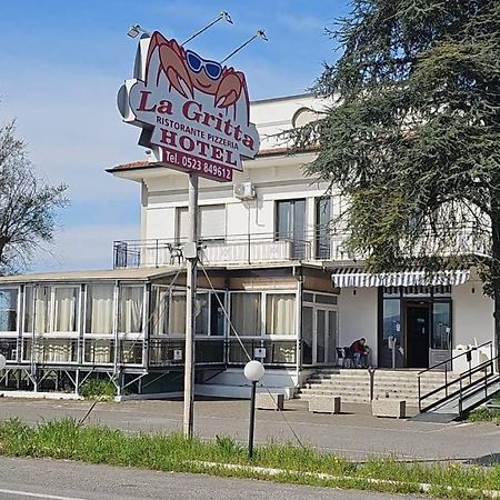 فندق La Gritta Srl كاستل سان جيوفاني المظهر الخارجي الصورة